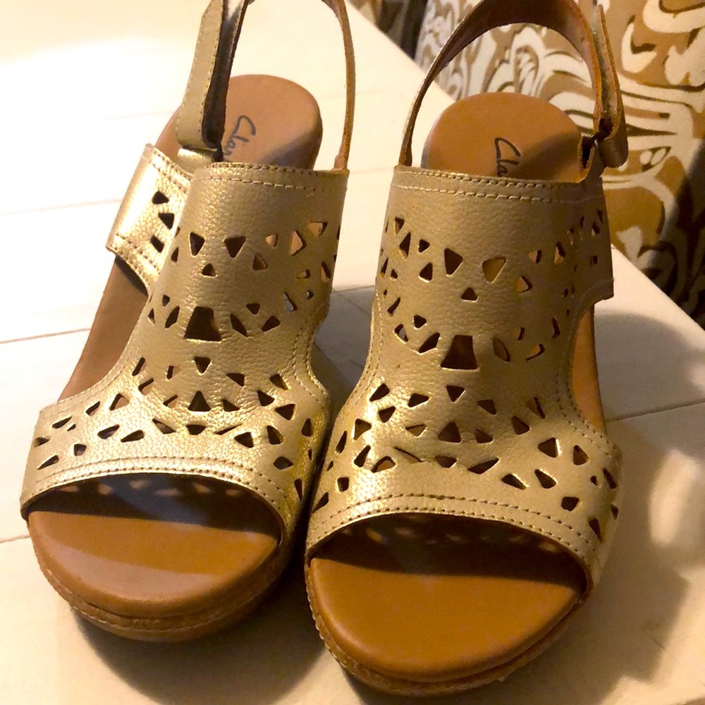Clarks Leather Gold Wedges Sz 9-1/2M